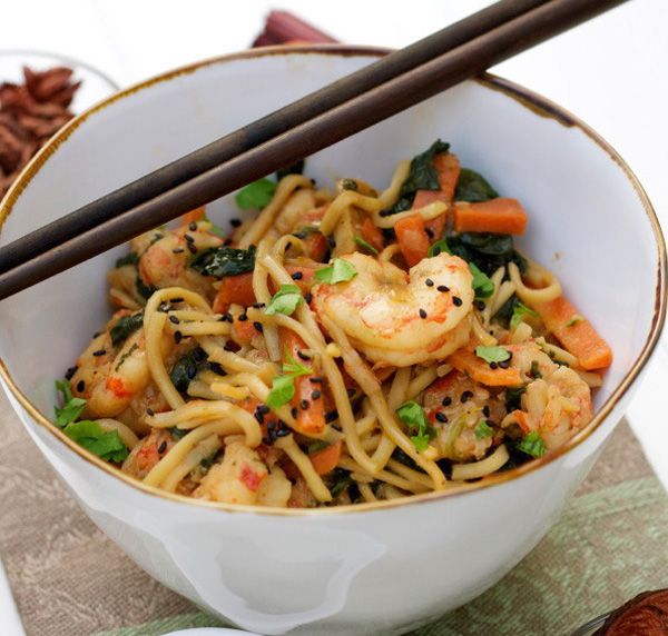stir-fry-noodles-with-shrimp-and-vegetables_truc7a