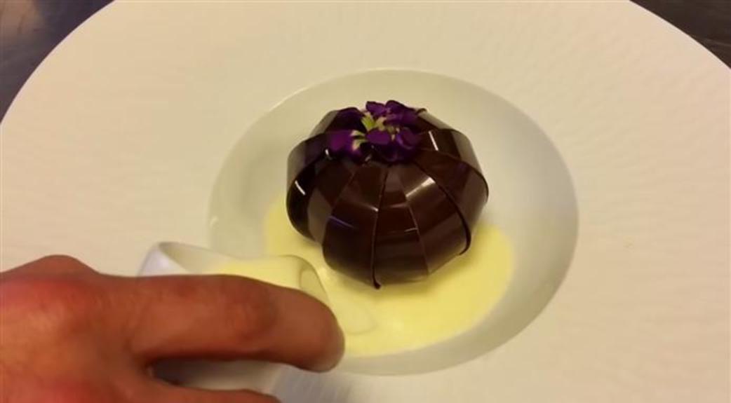 l_10082_unique-dessert-chocolate-flower