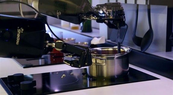 l_10278_robot-chef-cooking