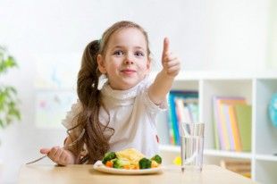 child eating healthy food shutterstock_271410581edited