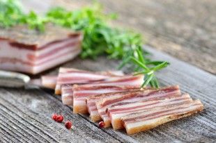bacon-anoigma