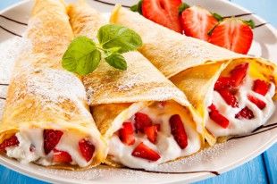 75633914 – sweet crepes with fruits