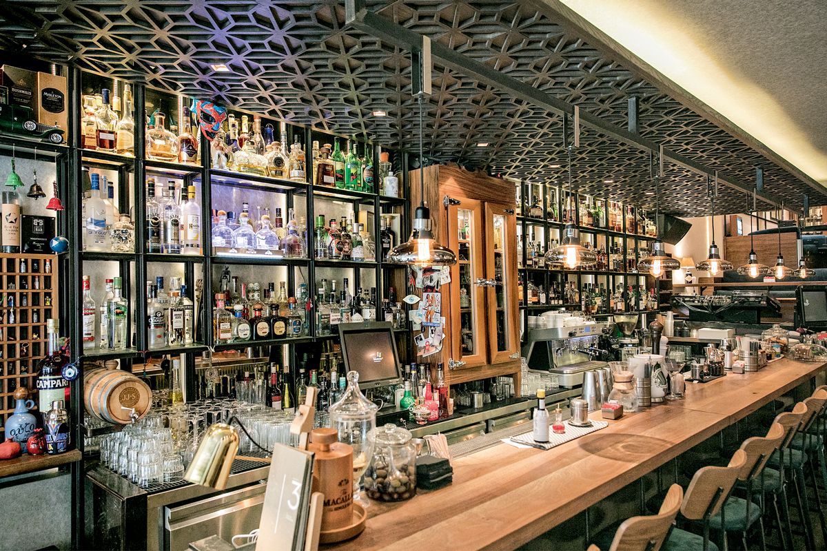 anoigma-cocktail-bar-thessaloniki