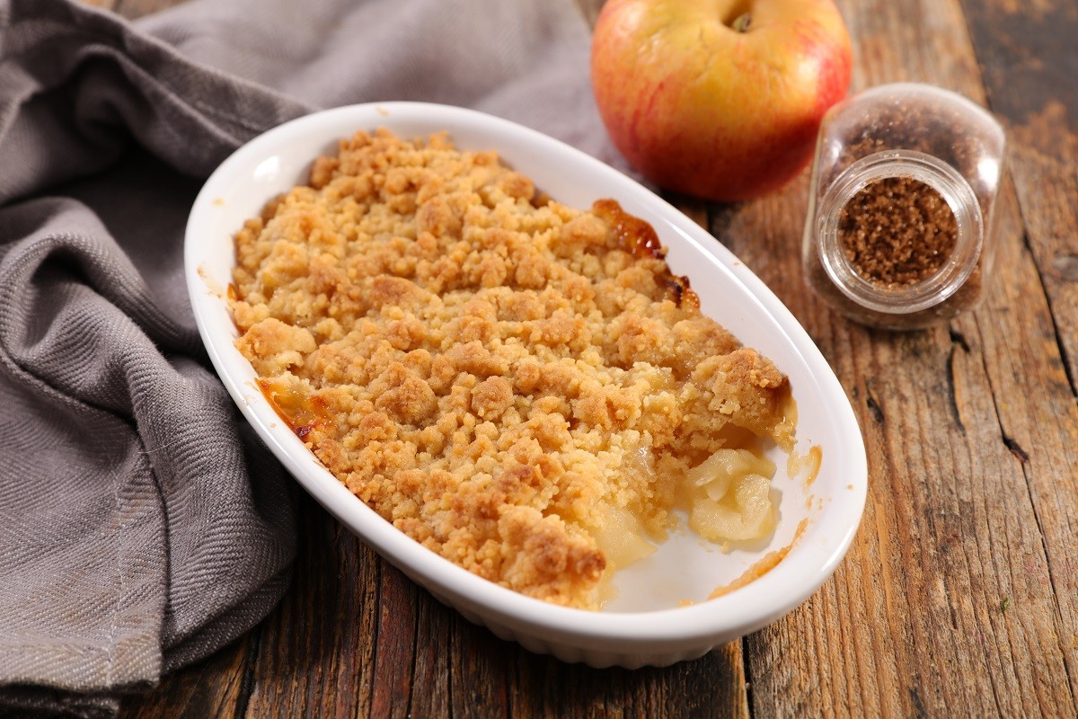 apple crumble on wood background
