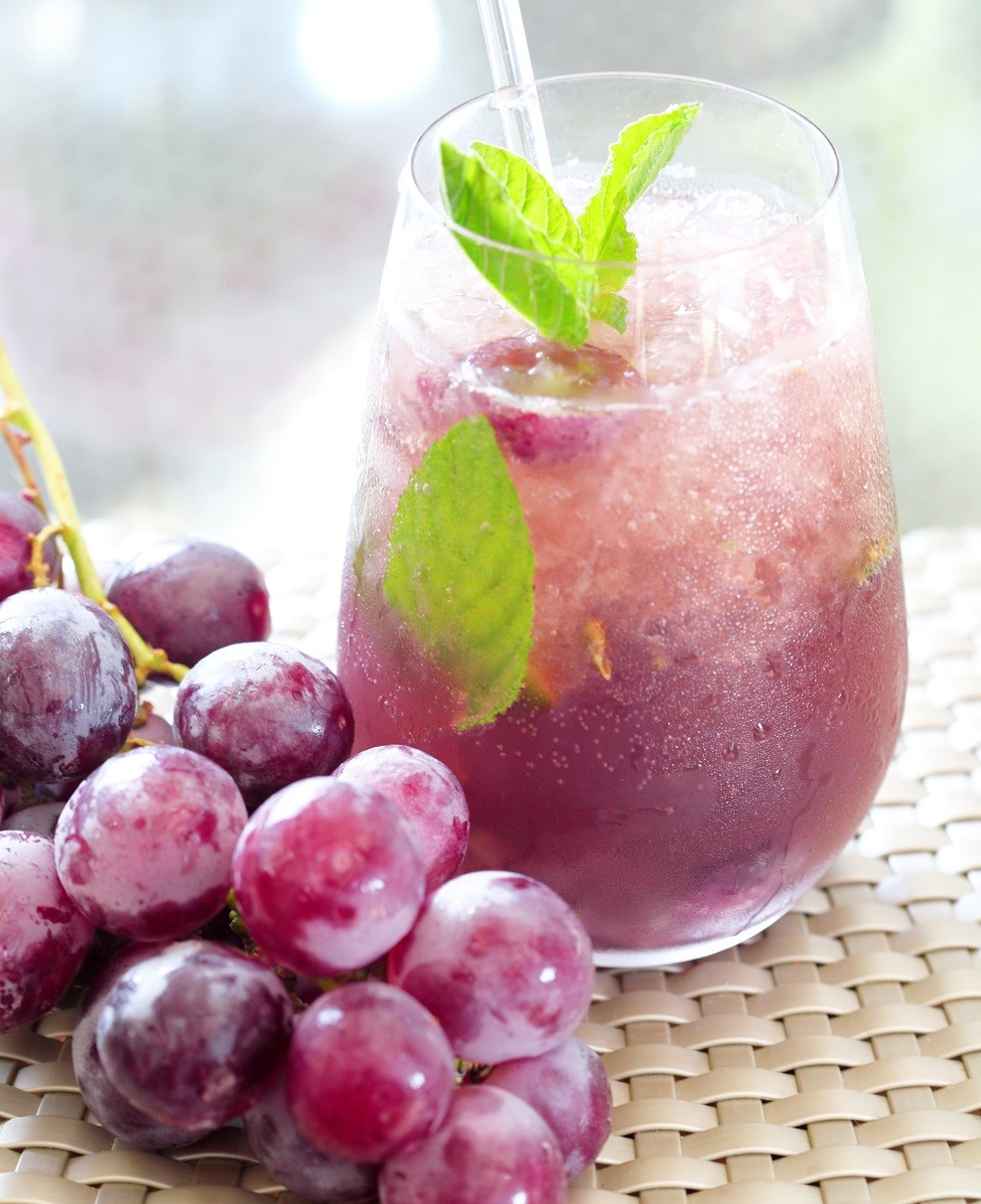 Grape cocktail