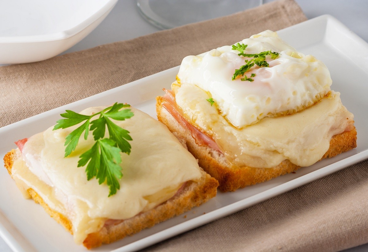 Croque monsieur and madame