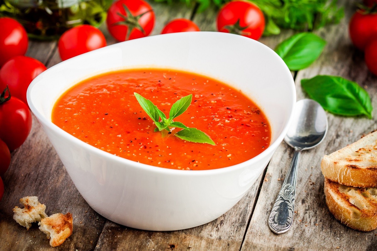 homemade vegetarian tomato cream soup