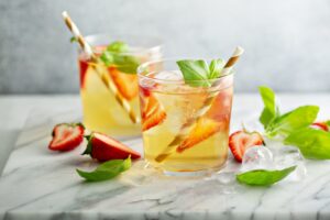 Iced green tea with strawberries