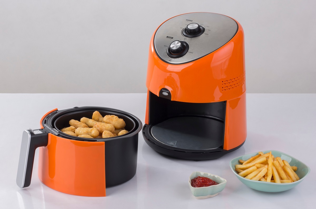 Air,Fryer,Machine,With,Chicken,And,French,Fried