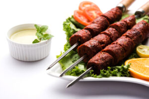 Indian,Mutton,Seekh,Kabab,Served,With,Green,Salad,,Selective,Focus