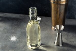 Homemade,Sugar,Simple,Syrup,In,A,Bottle