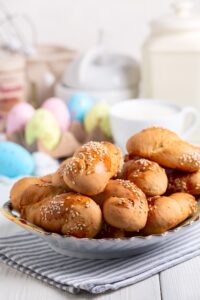 Homemade,Easter,Greek,Kuururakya,Cookies,With,Sesame,Seeds,On,The