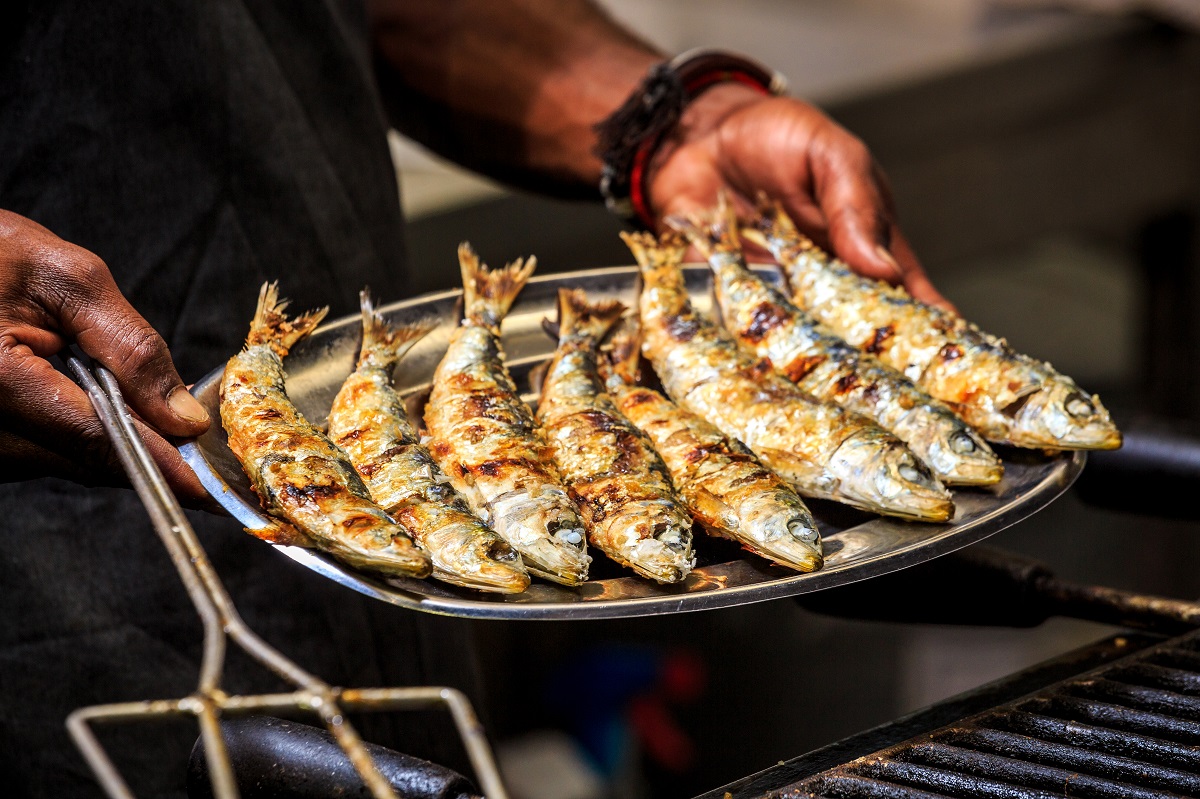 Freshly,Grilled,Sardines,On,A,Silver,Plate