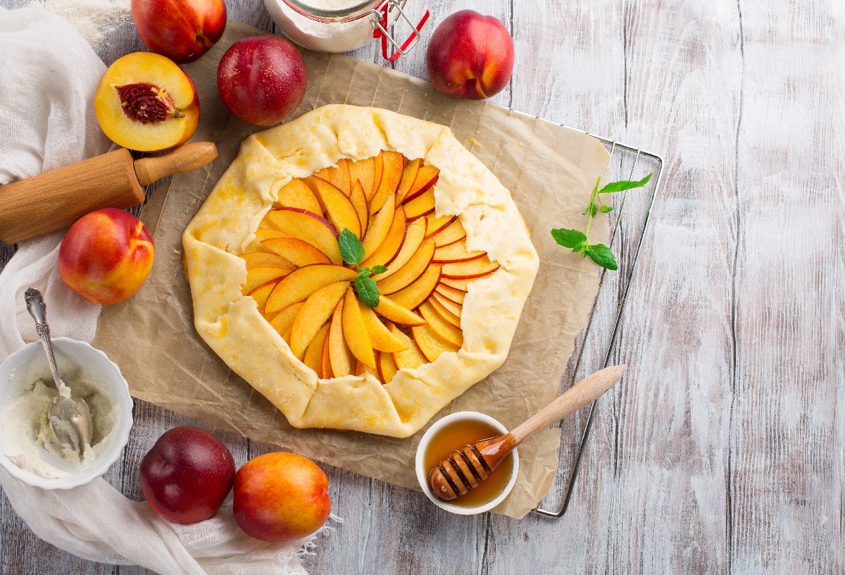 Homemade,Pie,With,Peaches,,Ricotta,And,Fresh,Mint,Ready,For