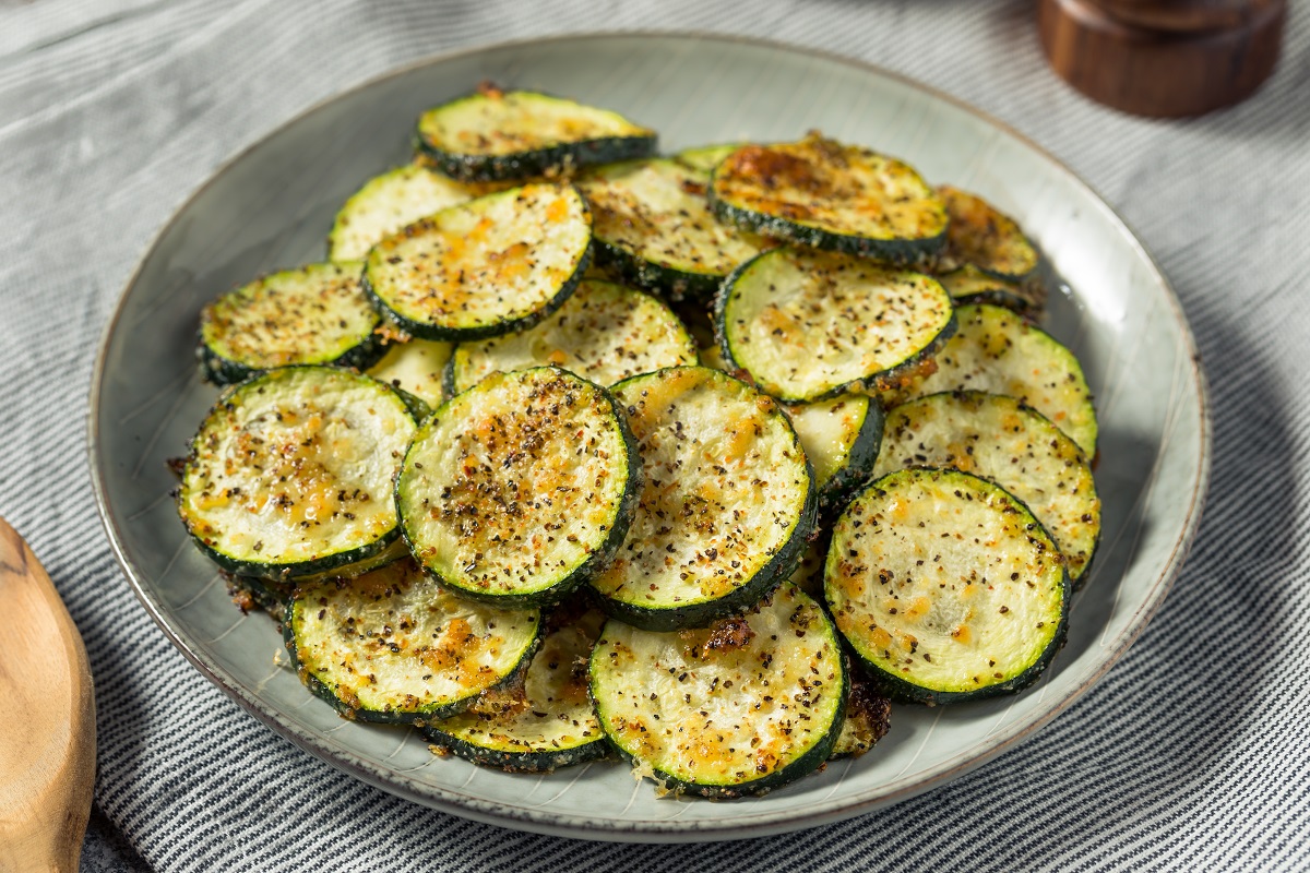 Homemade,Roasted,Zucchini,Slices,With,Salt,And,Pepper