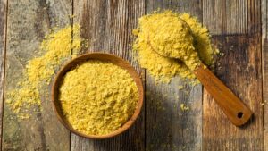 Raw,Yellow,Organic,Nutritional,Yeast,In,A,Bowl