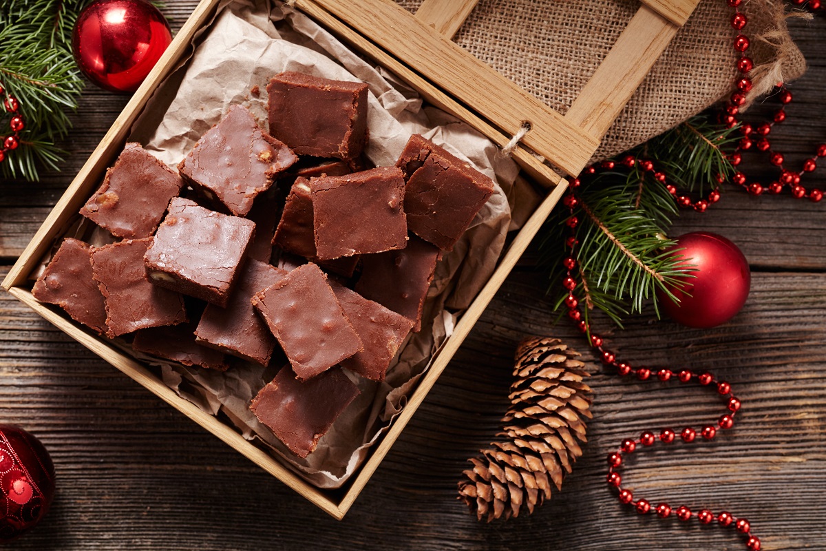 Christmas,Fudge,Traditional,Homemade,Chocolate,Sweet,Dessert,Food,In,Wooden