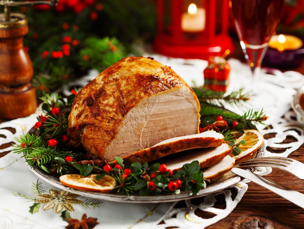 Christmas,Baked,Ham,,Served,On,The,Old,Plate.,Spruce,Twigs