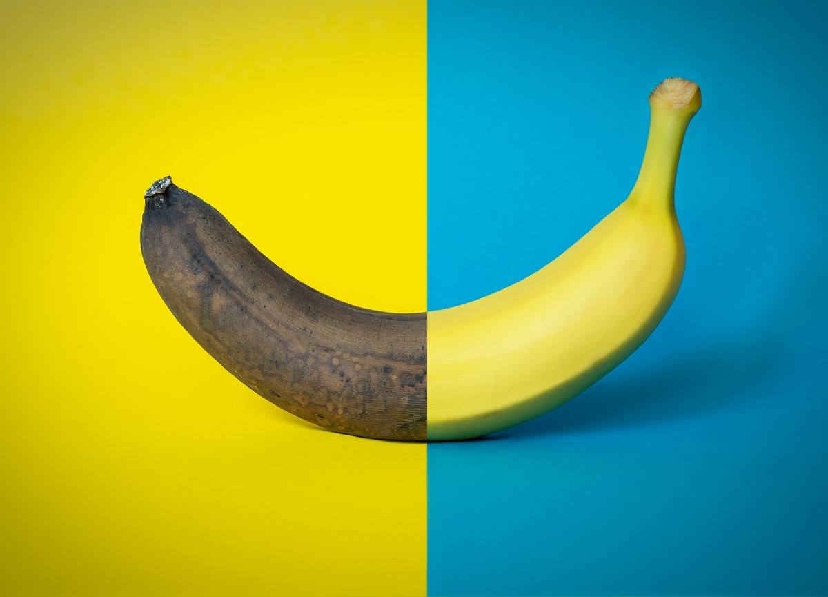 Half,Good,Half,Gear,Banana,On,Two-tone,Blue,And,Yellow